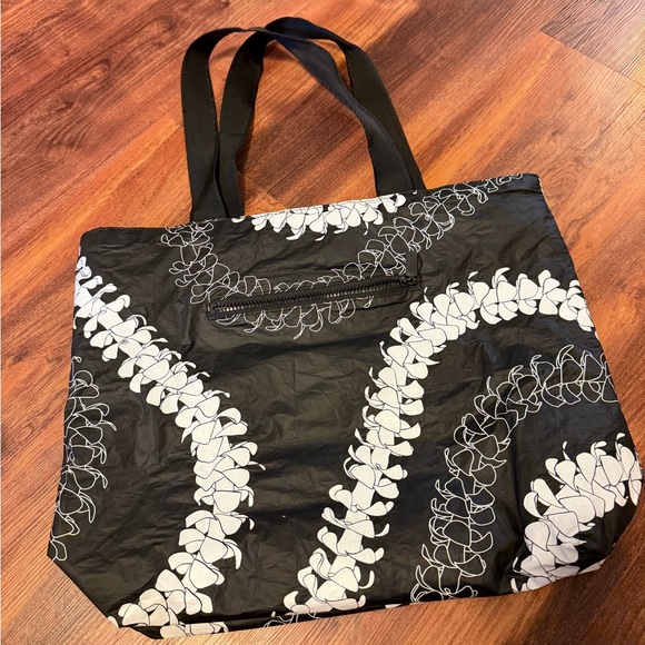 Aloha Collection Day Tripper - Picture 2 of 3